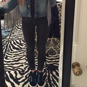 Black Rag and Bone Legging Jean. Size 25. Gently worn. No damage